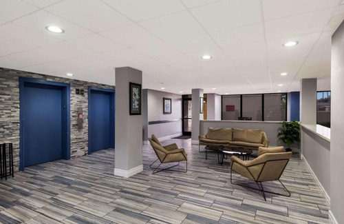 North Shore Hotel | Welcoming Inns in Houston, TX with Breakfast & Accessibility