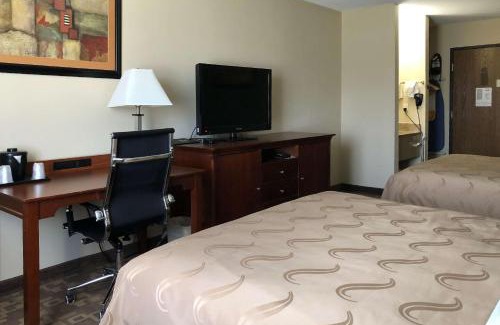 Topeka Hotel | Comfortable Stay at Quality Inn I-70 with Pool & Ocean View