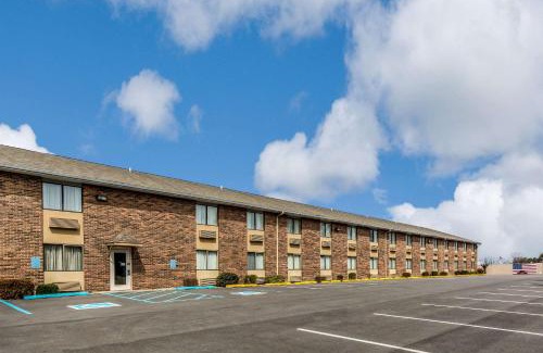 Batesville Hotel | Relax at Quality Inn I-74 Batesville: Pet-Friendly Getaway