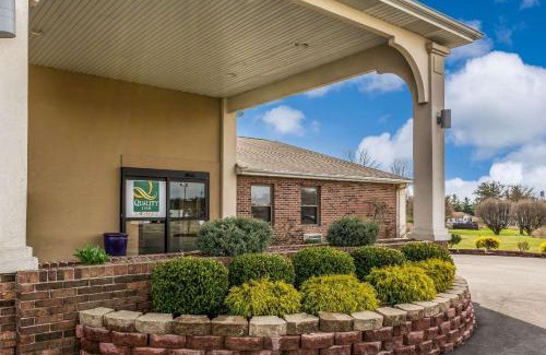 Batesville Hotel | Relax at Quality Inn I-74 Batesville: Pet-Friendly Getaway