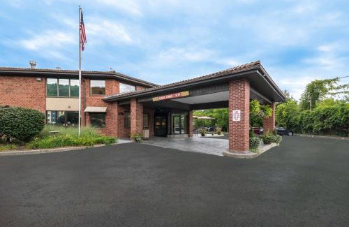 Ithaca Hotel | Comfortable Stay at Quality Inn Ithaca - University Area