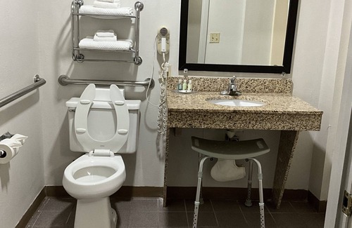 Jacksonville Hotel | Welcoming Quality Inn Jacksonville near Little Rock Air Force Base