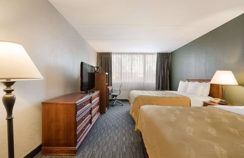 Joliet Hotel | Convenient Stay at Quality Inn Joliet with Restaurant & Breakfast