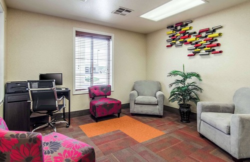 Junction City Hotel | Quality Inn Junction City: Family-Friendly Near Fort Riley