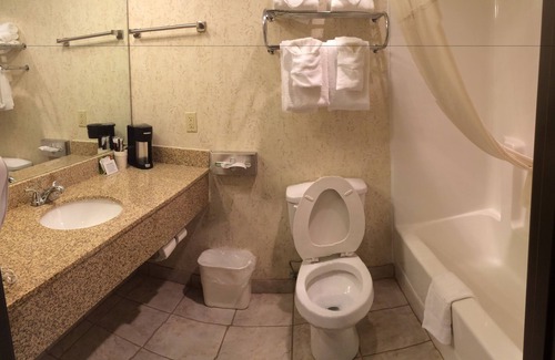 Junction City Hotel | Quality Inn Junction City: Family-Friendly Near Fort Riley