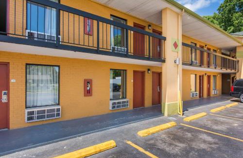 Kings Mountain Hotel | Quality Inn: Pet-Friendly Oceanfront Stay with Breakfast