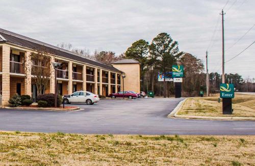 Kinston Hotel | Welcoming Quality Inn Kinston: Oceanfront Family Retreat