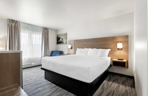 Kodiak Hotel | Pet-Friendly Retreat at Quality Inn Kodiak with Kitchen Access