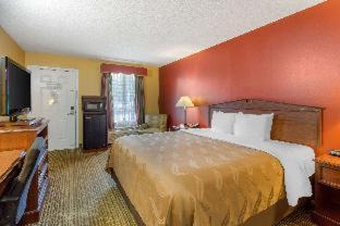 Laurinburg Hotel | Pet-Friendly Quality Inn Laurinburg with Oceanfront Views