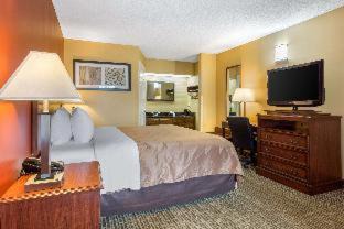 Laurinburg Hotel | Pet-Friendly Quality Inn Laurinburg with Oceanfront Views