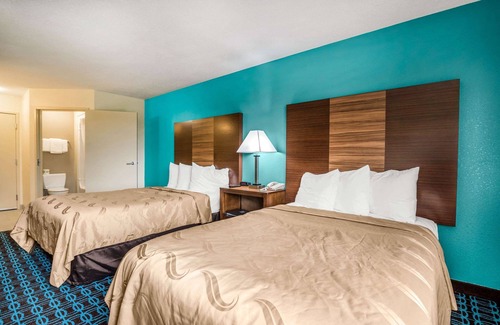 Loudon Hotel | Budget-Friendly Quality Inn Loudon-Concord with Pool & Dining