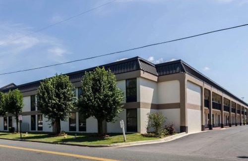 Lynchburg Hotel | Pet-Friendly Quality Inn Lynchburg near University