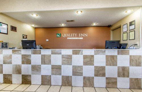 Manchester Hotel | Budget-Friendly Quality Inn: Ideal for Families and Kids