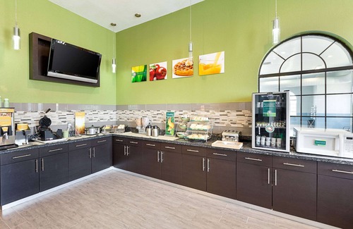 Mesquite Hotel | Budget-Friendly Quality Inn Mesquite with Pool & Spa