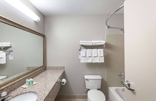 Mesquite Hotel | Budget-Friendly Quality Inn Mesquite with Pool & Spa