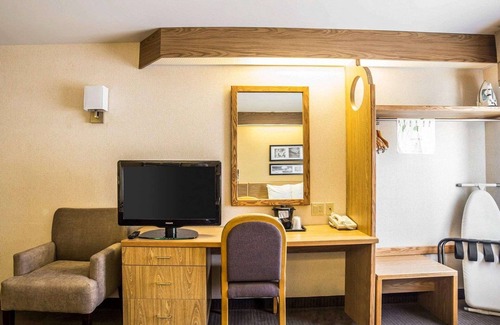 Moab Hotel | Quality Inn Moab: Family-Friendly with Pool & Spa Amenities