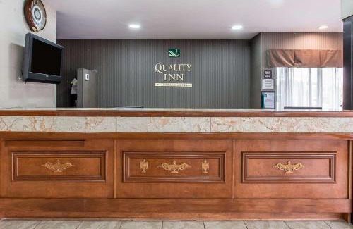 Montgomery Hotel | Comfortable Quality Inn Montgomery South with Pool & Kitchen