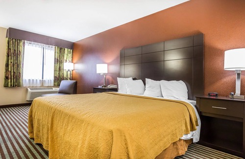 Mount Vernon Hotel | Budget-Friendly Quality Inn in Mount Vernon, IL with Kitchen