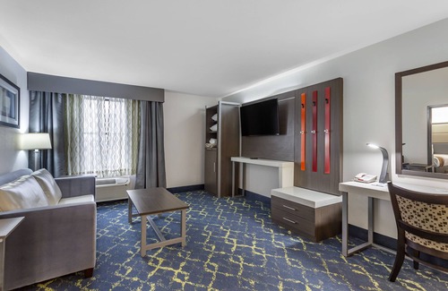 Murfreesboro Hotel | Discover Quality Inn Murfreesboro: Pool & Family-Friendly Stays