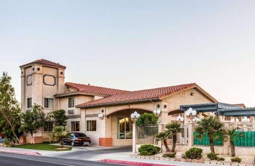 Ridgecrest Hotel | Comfortable Quality Inn with Pool Near China Lake Naval Station
