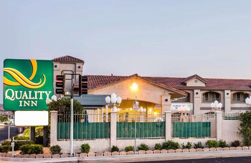 Ridgecrest Hotel | Comfortable Quality Inn with Pool Near China Lake Naval Station