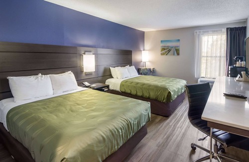 Havelock Hotel | Convenient Quality Inn Near MCAS Cherry Point with Pool