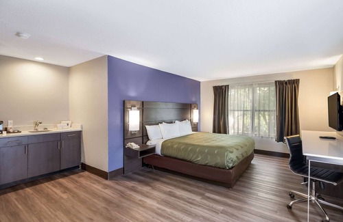 Havelock Hotel | Convenient Quality Inn Near MCAS Cherry Point with Pool