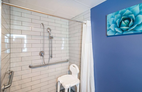 Havelock Hotel | Convenient Quality Inn Near MCAS Cherry Point with Pool