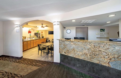 Pacific Hotel | Discover Quality Inn Near Six Flags St. Louis & Pet-Friendly Amenities