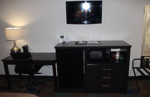 North Vernon Hotel | Comfortable Stay at Quality Inn North Vernon with Pool
