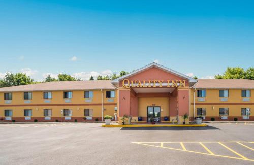 O'Fallon Hotel | Pet-Friendly Quality Inn O'Fallon IL with Pool Access