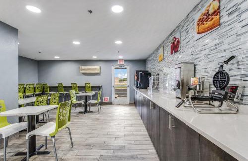 Owatonna Hotel | Convenient Quality Inn Owatonna with Pet-Friendly Amenities
