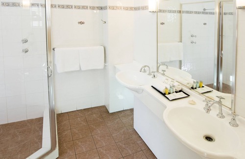 Jamisontown Hotel | Quality Inn Penrith: Family-Friendly Stay with Breakfast