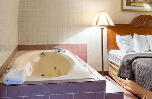 Petersburg Hotel | Convenient Stay at Quality Inn Petersburg Near Fort Gregg-Adams