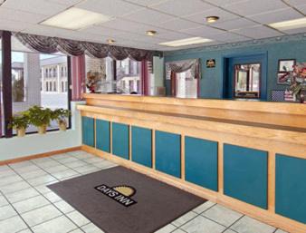 Raeford Hotel | Quality Inn Raeford: Pet-Friendly Retreat with Pool Access