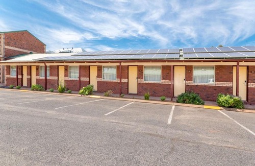 Kalgoorlie Hotel | Discover Quality Inn Railway Motel: Family-Friendly Stay