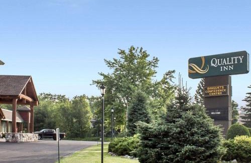 Rhinelander Hotel | Pet-Friendly Quality Inn with Oceanfront Views and Pool