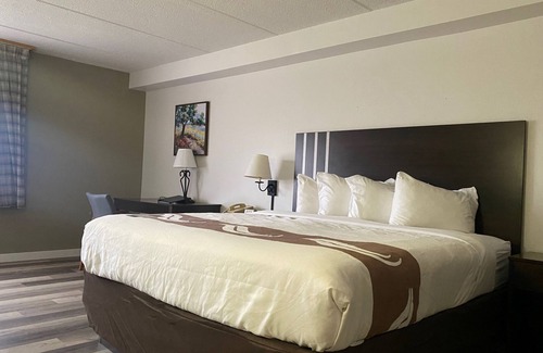 Rhinelander Hotel | Comfortable Stay at Quality Inn Rhinelander with Pool & Spa