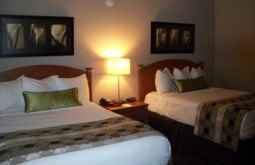 Rouyn-Noranda Hotel | Discover Quality Inn Rouyn-Noranda: Family-Friendly Comfort