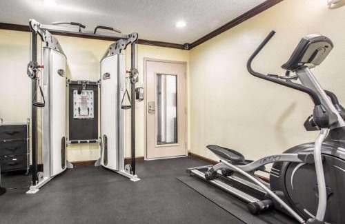 Shelltown Hotel | Convenient Stay at Quality Inn San Diego I-5 Naval Base