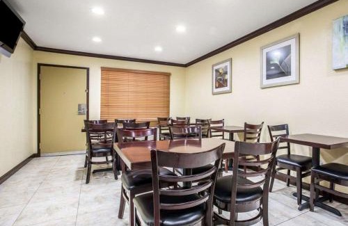 Shelltown Hotel | Convenient Stay at Quality Inn San Diego I-5 Naval Base