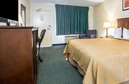 Shelltown Hotel | Convenient Stay at Quality Inn San Diego I-5 Naval Base