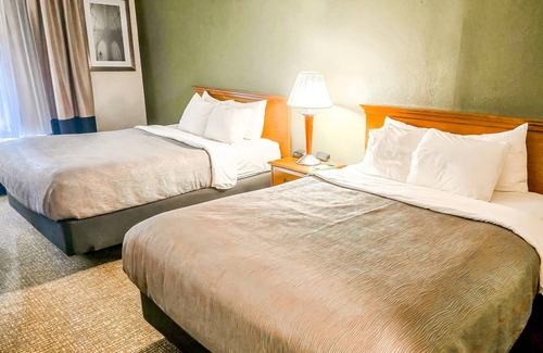 Selinsgrove Hotel | Quality Inn Selinsgrove: Rated 8.4 with Pool & Breakfast