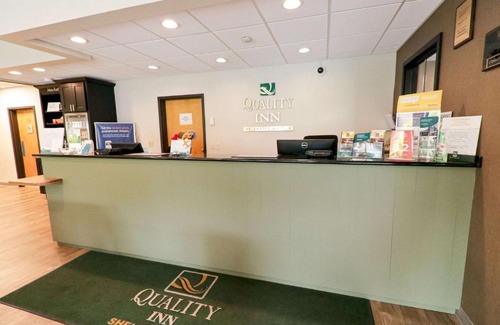 Shelburne Hotel | Pet-Friendly Quality Inn Shelburne with Ocean Views