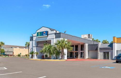 Slidell Hotel | Comfortable Quality Inn Slidell I-10 with Pool & Pet Friendly