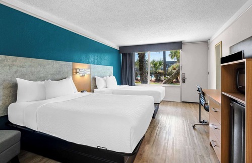 Slidell Hotel | Budget-Friendly Quality Inn Slidell I-10 with Pool & Breakfast
