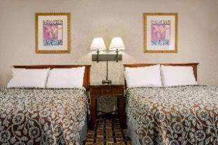 Merriam Park Hotel | Quality Inn St Paul Minneapolis Midway: Family-Friendly Retreat