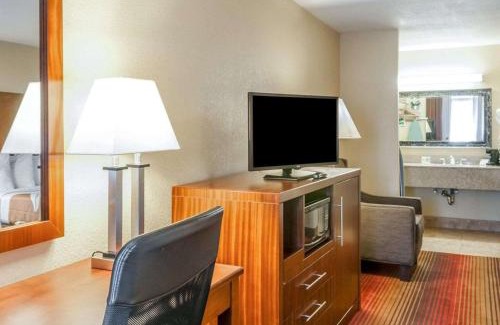 Westside Hotel | Comfortable Stay at Quality Inn & Suites with Pool & Hot Tub