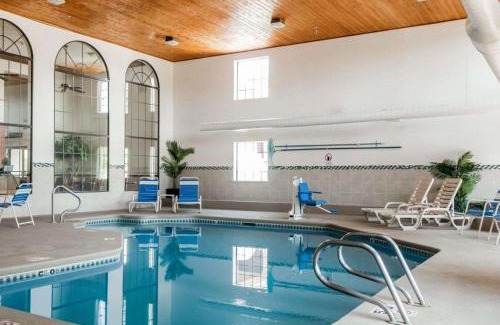 Westside Hotel | Comfortable Stay at Quality Inn & Suites with Pool & Hot Tub