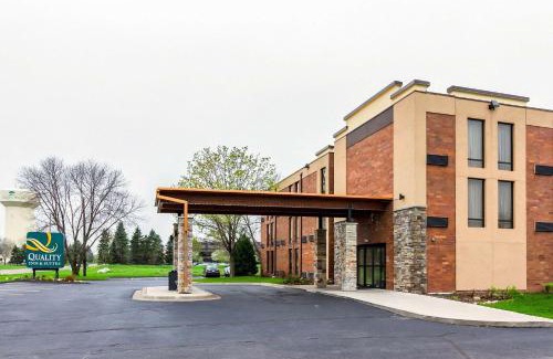 Arden Hills Hotel | Budget-Friendly Quality Inn & Suites in Arden Hills
